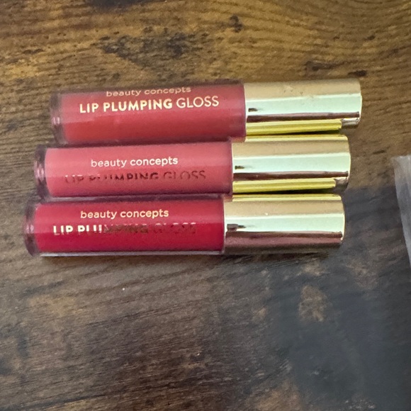 Ellen Tracy Lip Plumping Gloss Set - Red Shades - Picture 1 of 1